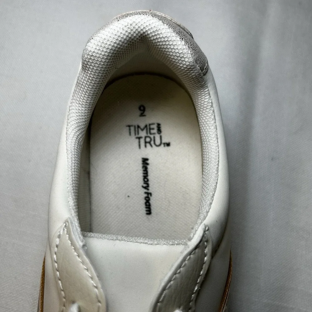 Time and Tru Women's Lace Up   Shoes Size 7W Memory Foam Multicolor‎